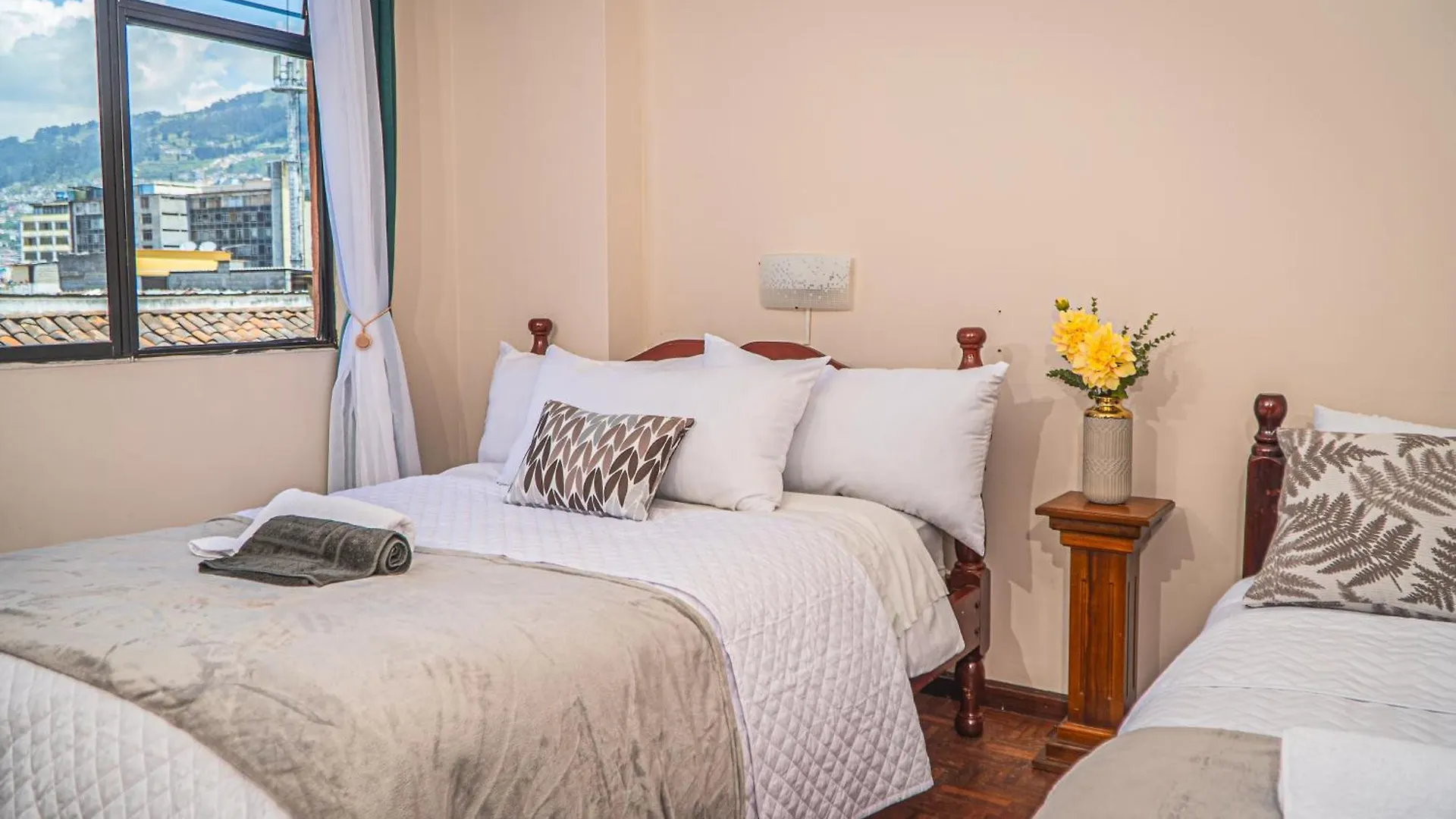 Ukuku Hostel キト ゲストハウス