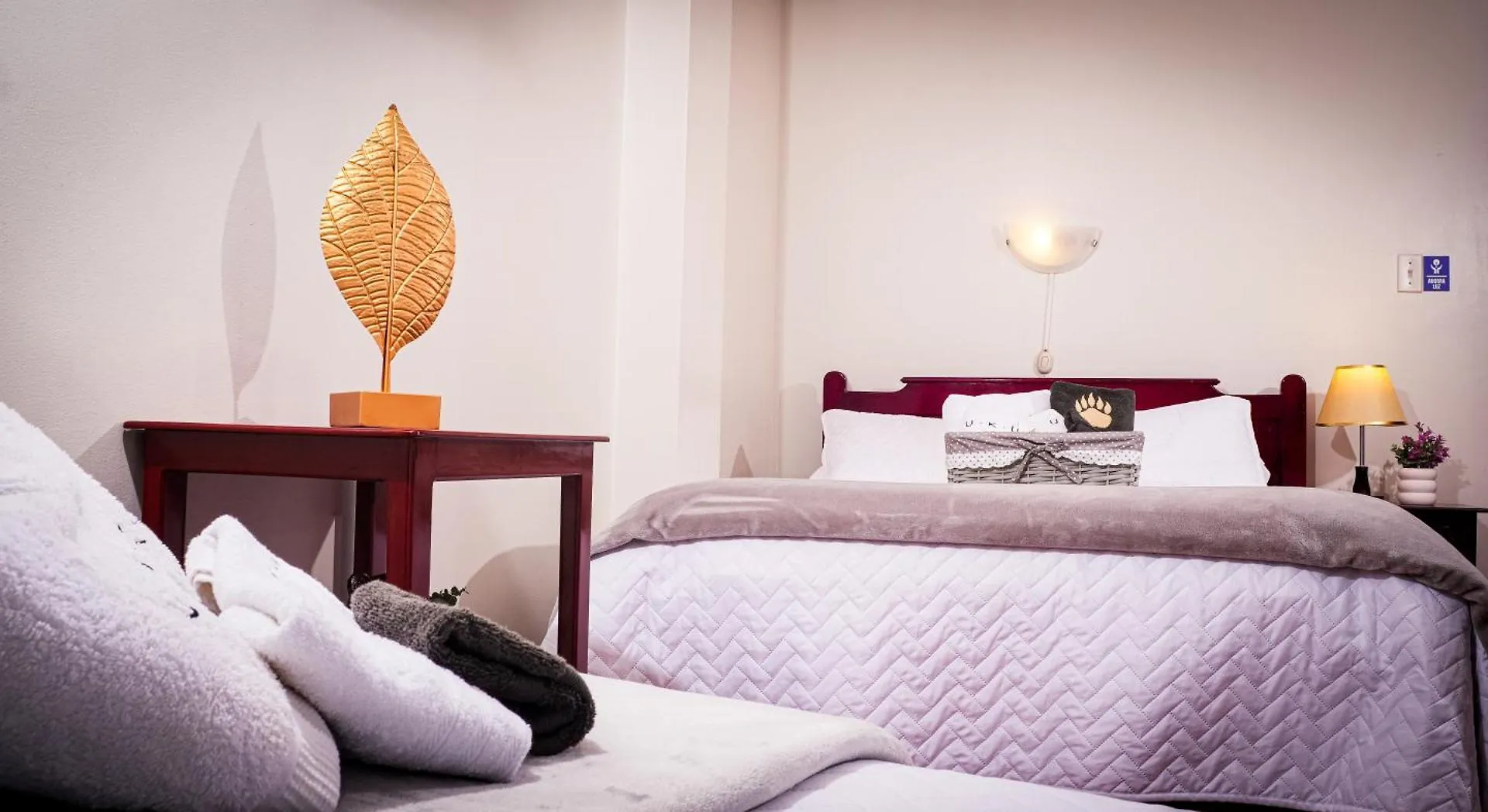 Ukuku Hostel キト