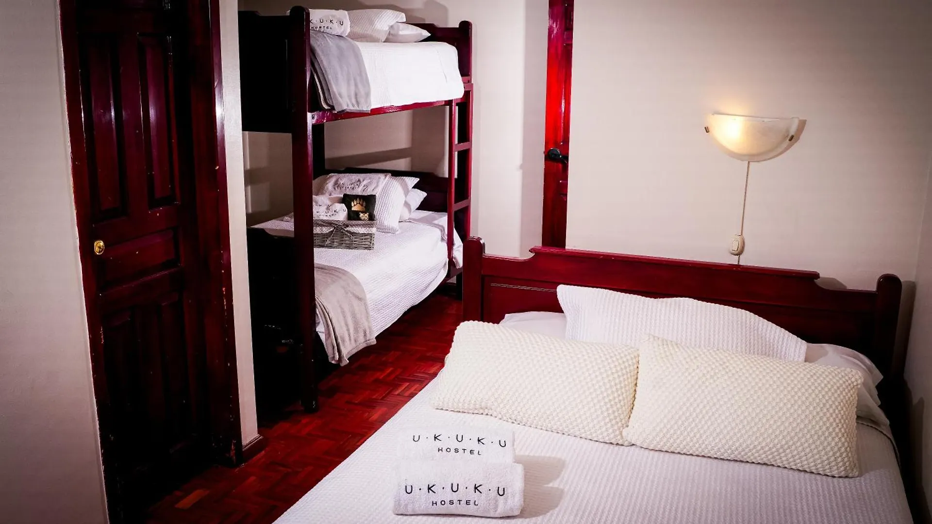 Ukuku Hostel キト